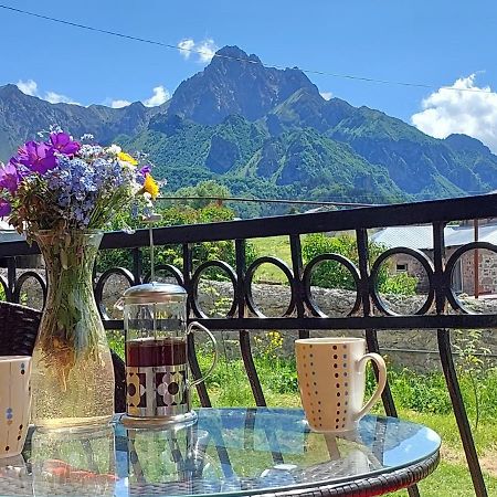Cozy Hotel Kazbegi Exteriör bild
