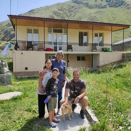 Cozy Hotel Kazbegi Exteriör bild