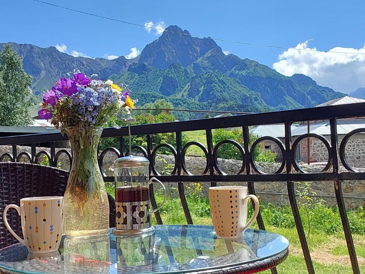 Cozy Hotel Kazbegi Exteriör bild