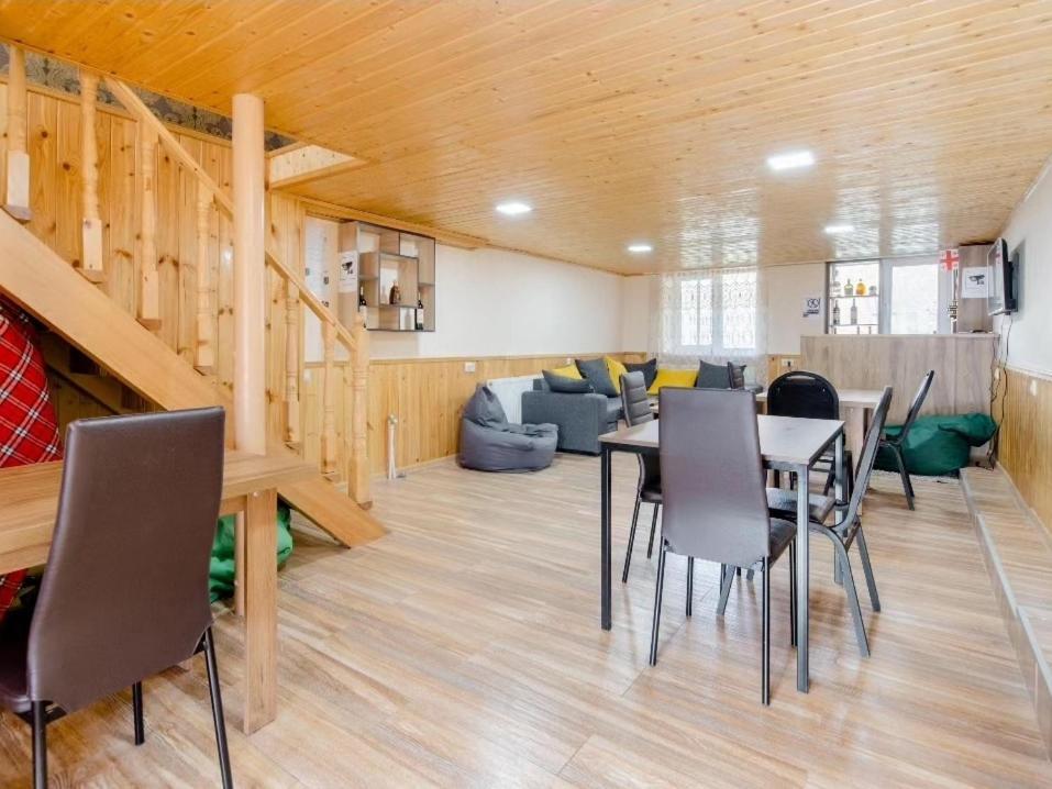 Cozy Hotel Kazbegi Exteriör bild